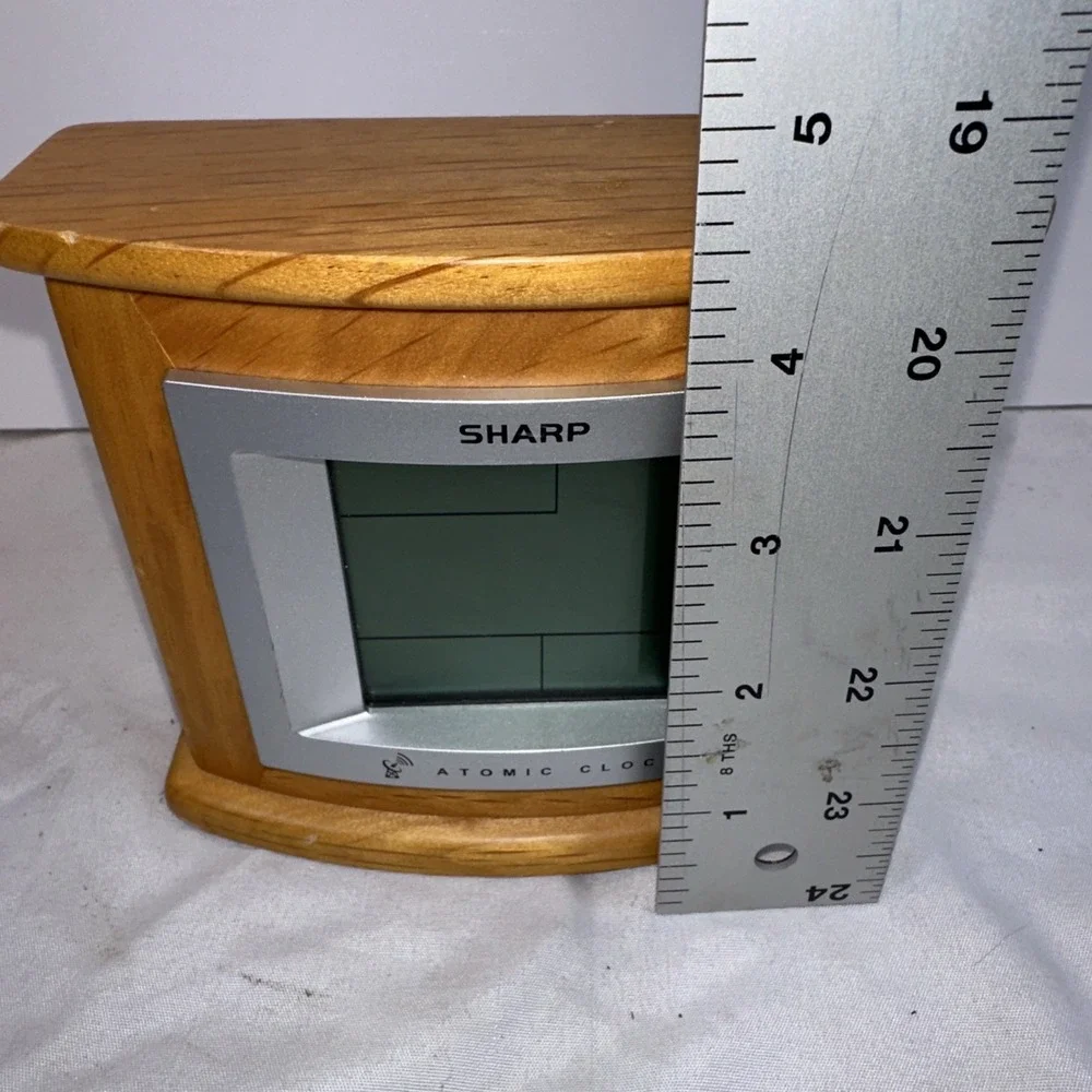 VTG Sharp SPC323 Wood Frame Atomic Desktop Clock Alarm Temperature Date